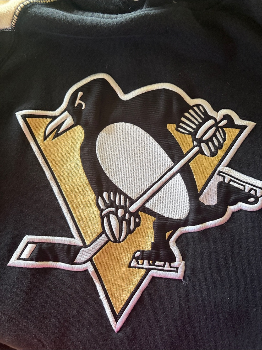 Reebok Black and Cream Face Off Collection Pittsburgh Penguins Hoodie size M - Picture 4 of 6